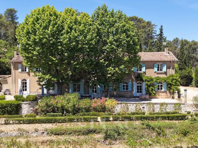 Propriété avec piscine