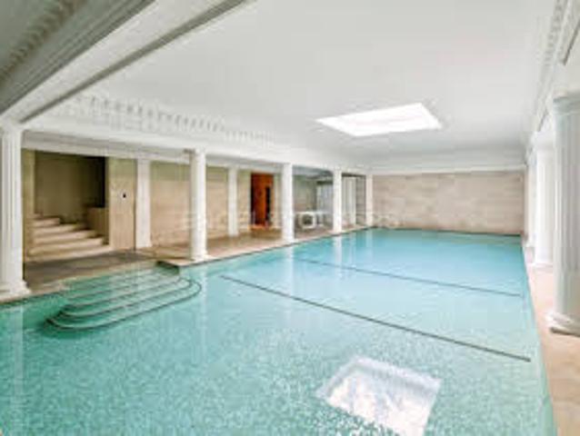 Propriété avec piscine