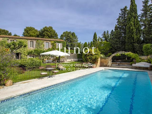 Propriété avec piscine
