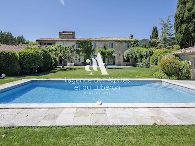Propriété avec piscine