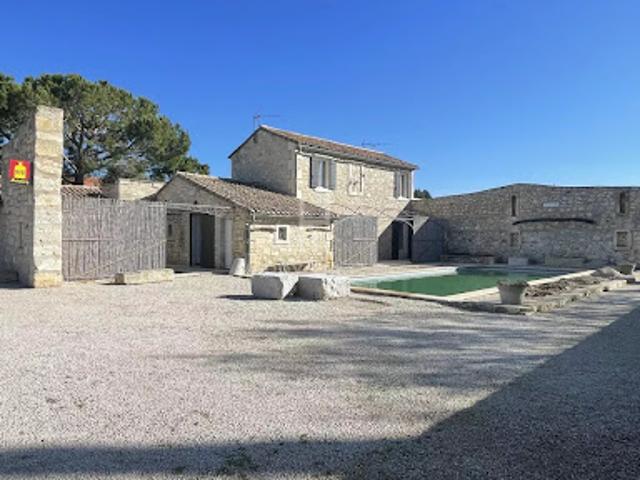Propriété avec piscine