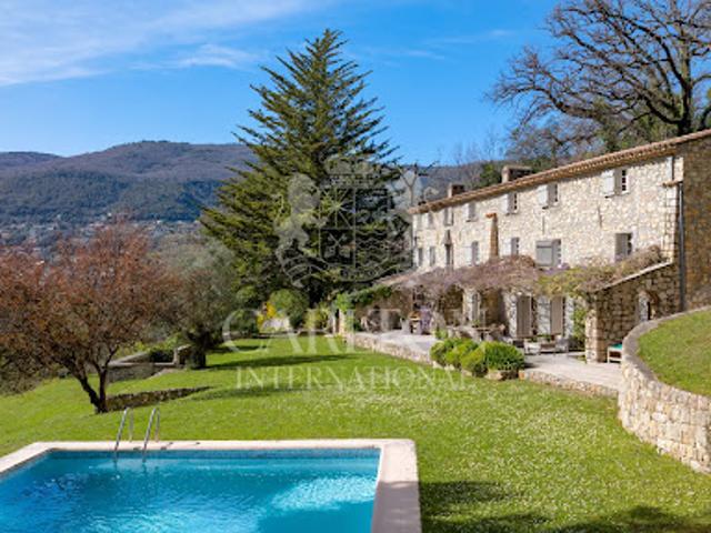 Propriété avec piscine
