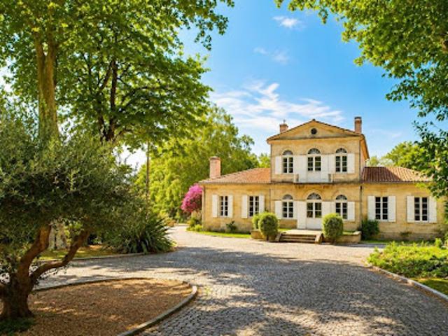 Maison avec piscine et terrasse
