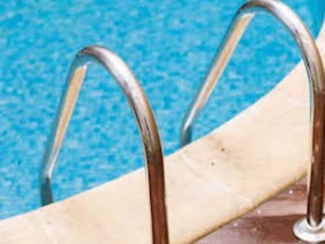 Propriété avec piscine et jardin