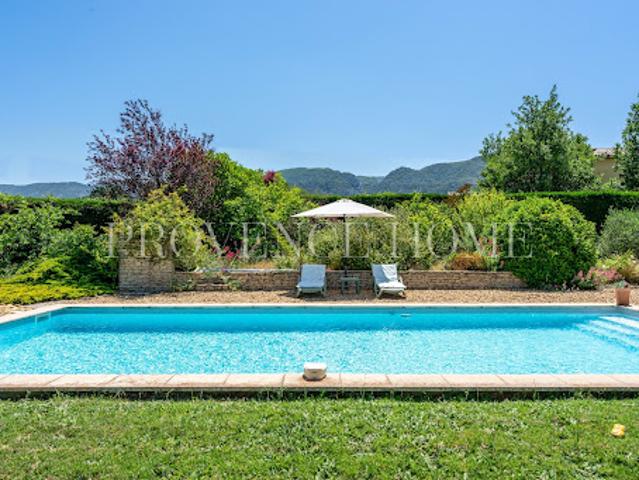 Propriété avec piscine