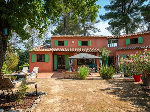 Maison avec piscine et terrasse