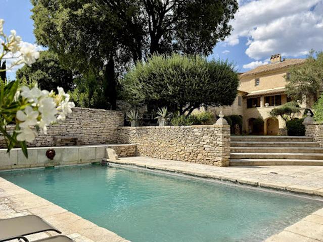 Propriété avec piscine