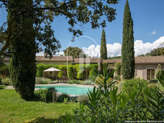 Propriété avec piscine