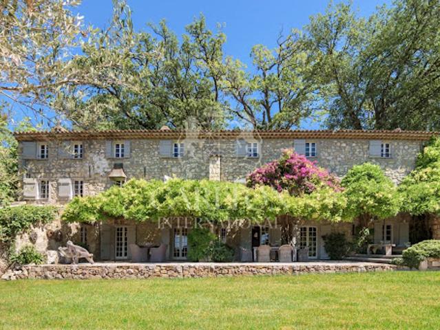 Propriété avec piscine