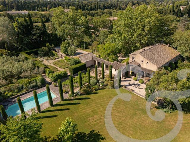 Propriété avec piscine