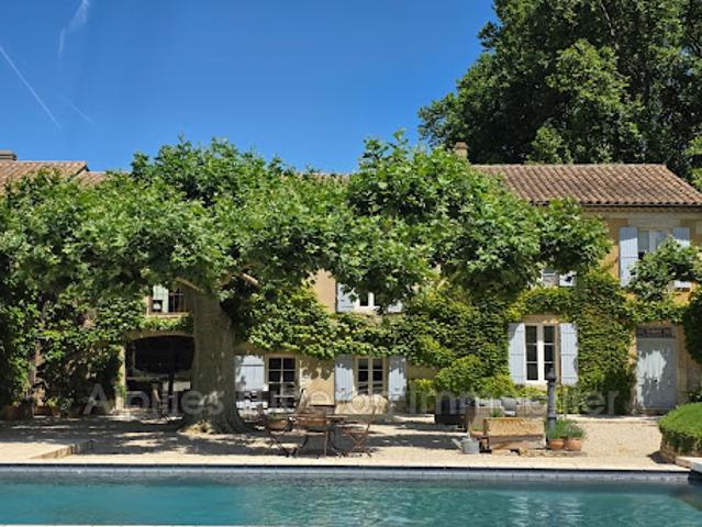 Propriété avec piscine