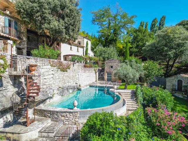 Propriété avec piscine