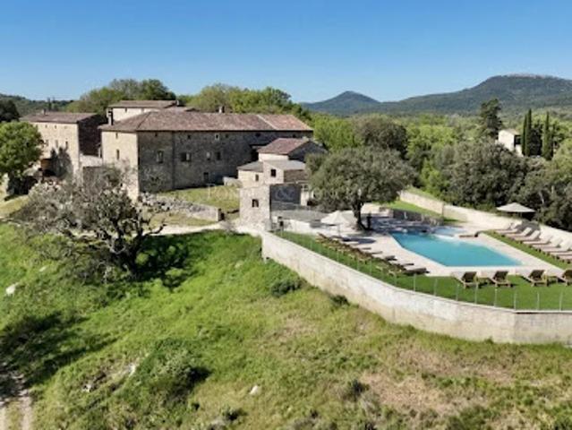 Propriété avec piscine