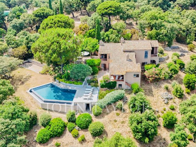 Propriété avec piscine