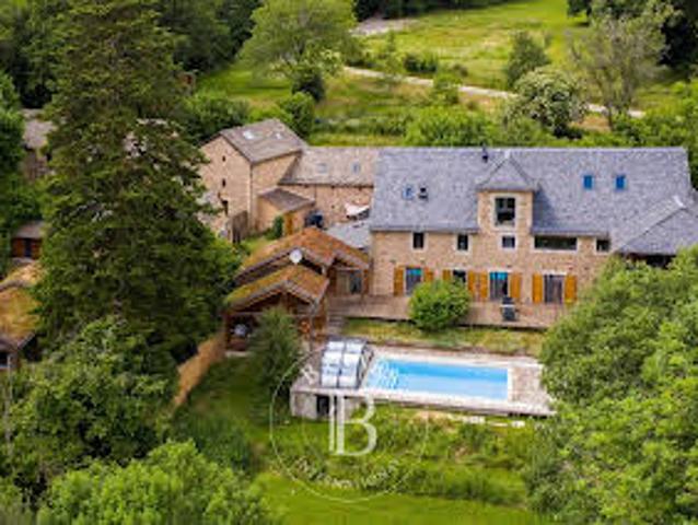 Propriété avec Piscine