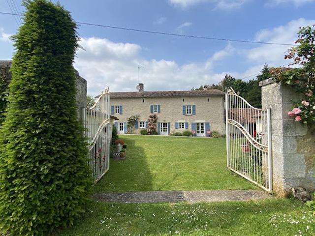 Propriété avec piscine
