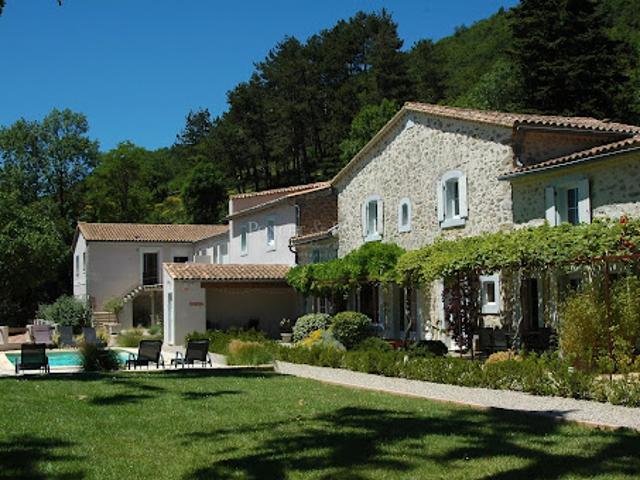 Propriété avec piscine