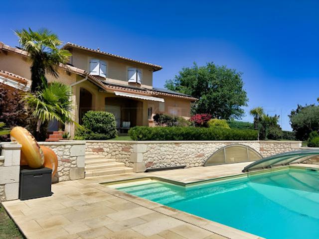 Propriété avec piscine