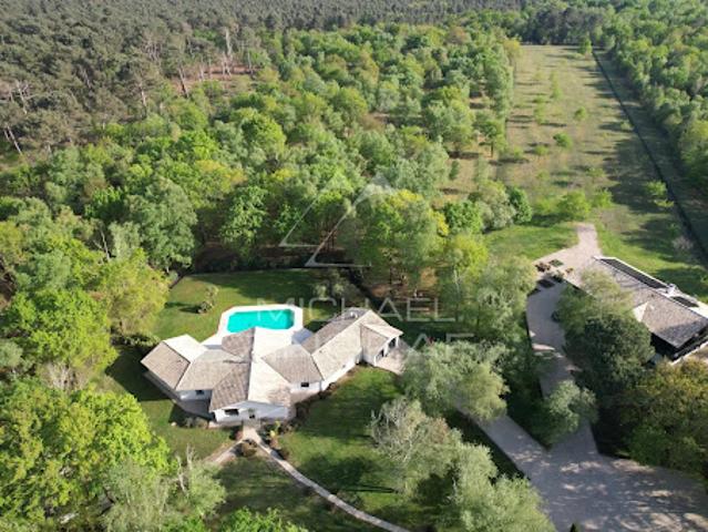 Propriété avec piscine