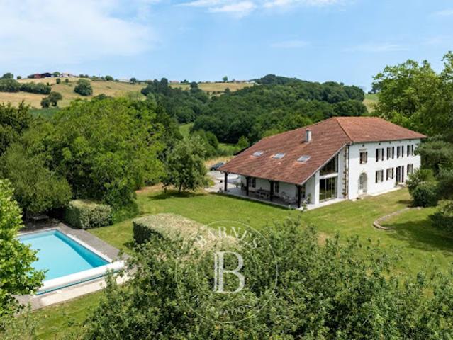 Propriété avec piscine