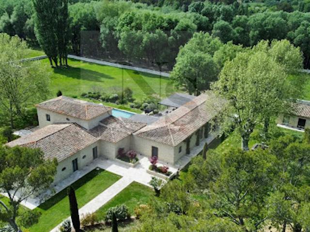 Propriété avec piscine