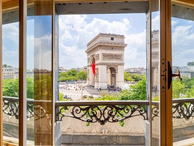 Propriété d’époque Paris 8ème avec l’Arc de Triomphe à sa po. 180m² Paris 8ème