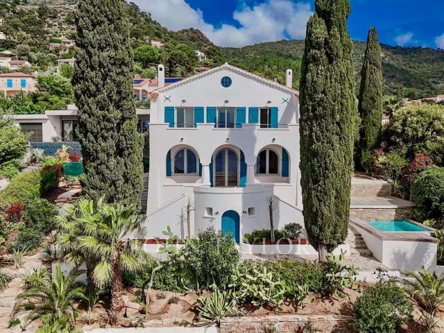 Propriété d’exception à 100 m de la plage du Canadel 190m² Rayol Canadel sur Mer