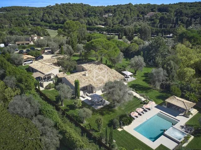 Propriété d’exception au cœur d’un domaine privé à Mougins 350m² Mougins