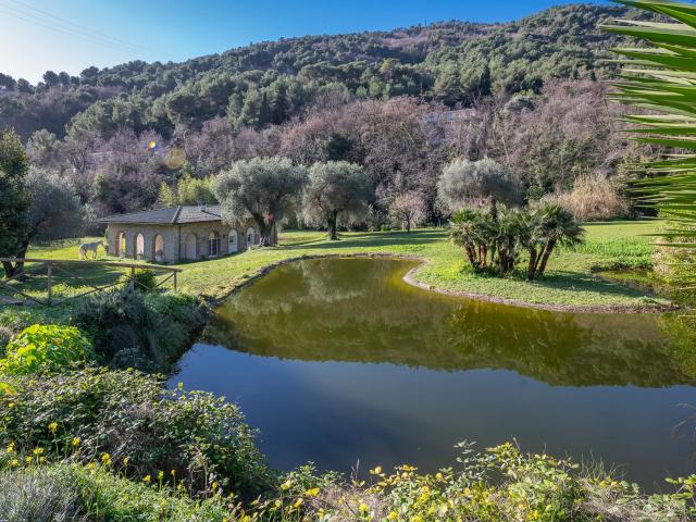 Propriété d’exception avec villa de luxe – Côte d’Azur – à 25 min de Monaco MENTON