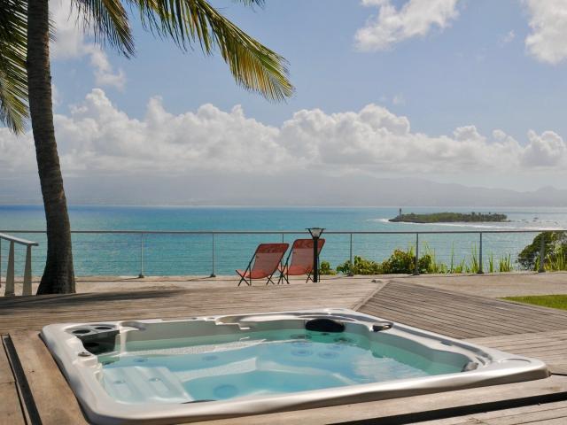 Propriété d’exception avec vue mer, montagnes et îlet du Gosier