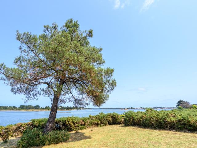 Propriété d’exception avec vue mer et accès plage sur près d’un hectare