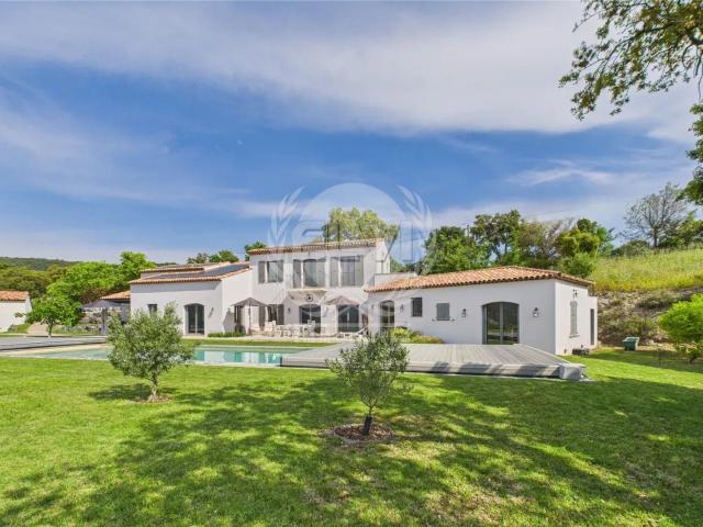Propriété d’exception avec vue panoramique à Plan de la Tour 250m² Le Plan de la Tour