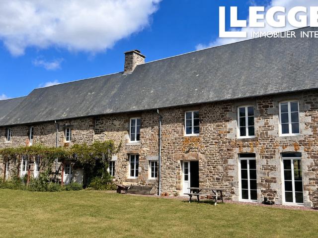 Propriété d’exception avec fort potentiel d’activité en Suisse Normande: maison, gîtes et terrain
