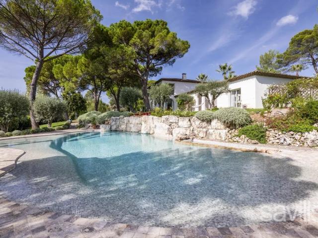 Propriété d’exception dans un écrin verdoyant 814m² Mougins