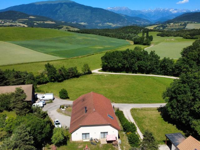 Propriété d’exception dans le Trièves avec appartement indépendant et revenus locatifs