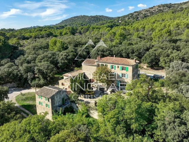 Propriété d’exception dans le Sud du Luberon 268m² Mérindol