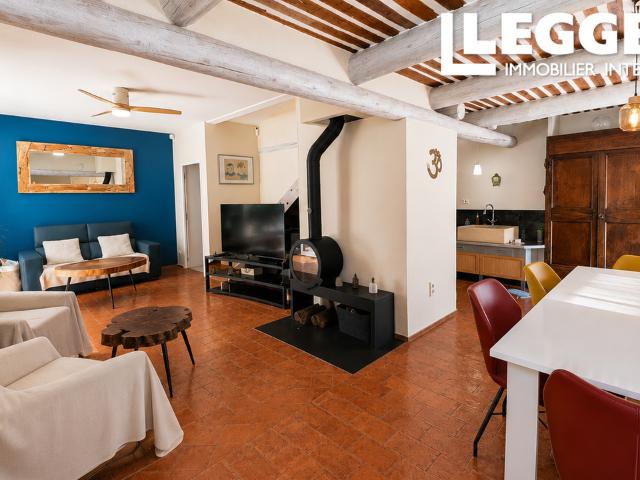 Propriété d’exception de 162 m² sur terrain clos et arboré de 3 580 m² avec piscine et un studio indépendant