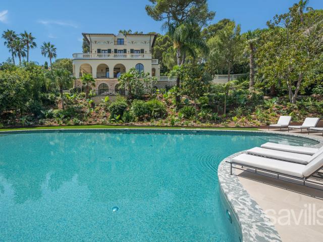 Propriété d’exception entièrement rénovée au cœur du Cap Ferrat