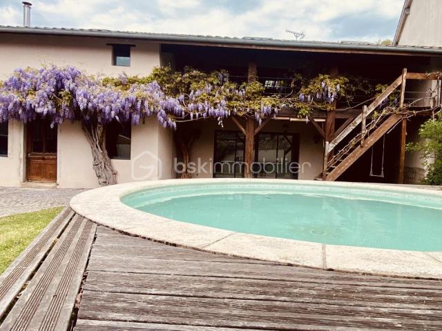 Propriété d’exception en plein cœur de Dagneux 4 chambres Terrain 650 m2