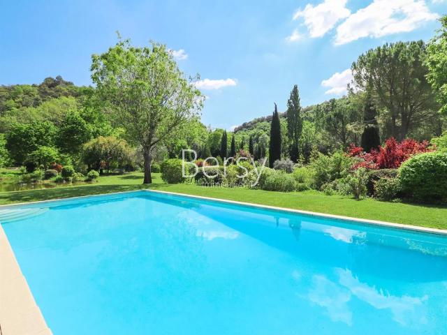 Propriete Dans Un Environnement Exceptionnel 250m² L'Isle sur la Sorgue