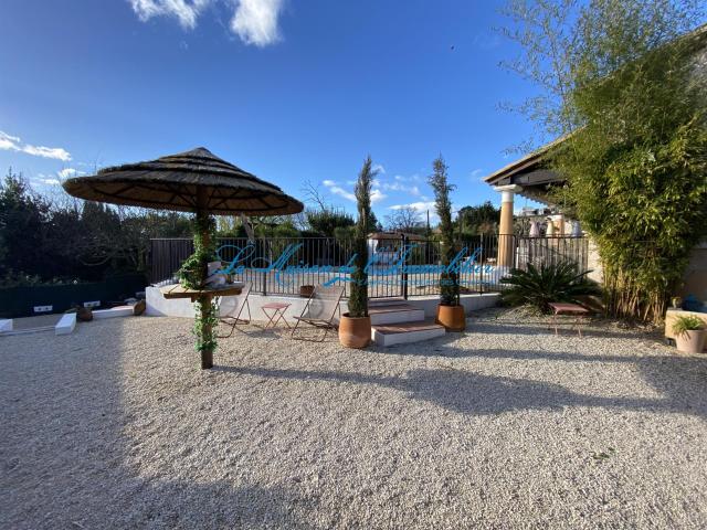 Propriété dans un secteur prisé d'Alès avec 5 Gîtes. 337m² Alès