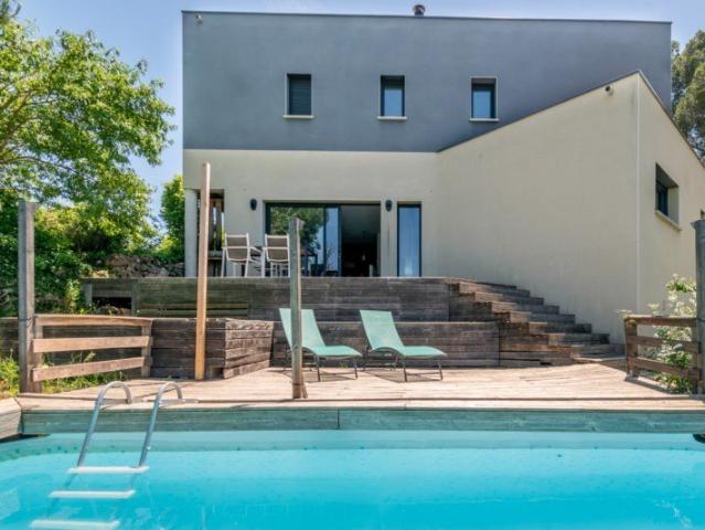 Propriété d'Architecte avec Piscine et Vues 213m² Durban Corbières