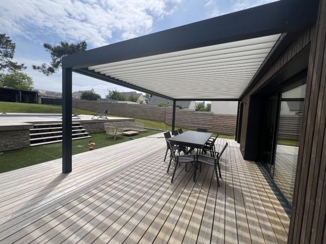 PROPRIETE D'EXCEPTION 218 m2 SUR JARDIN DE 1 500 m2