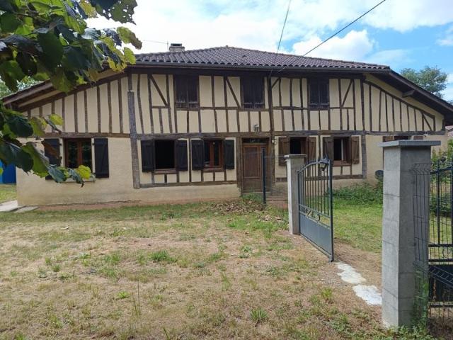 Propriété d'Exception: 2 Maisons, 450 m² de Dépendances et. 195m² Le houga