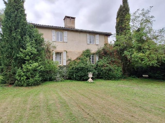 ? Propriété D'exception 347 M² sur 1,13 Hectares 347m² Seissan