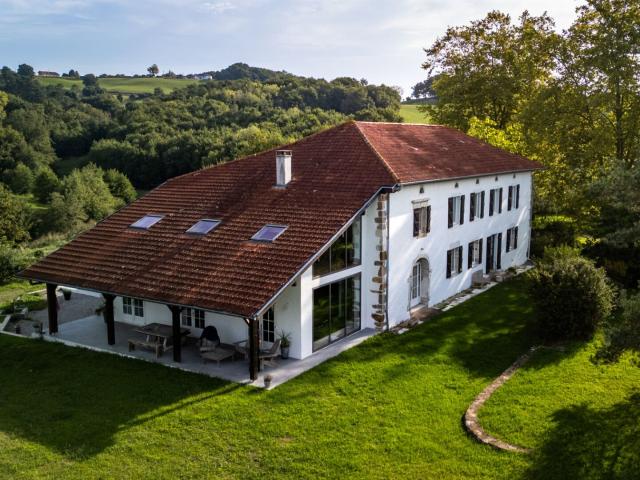 Propriété d'exception à Bardos, au calme absolu 488m² Bardos