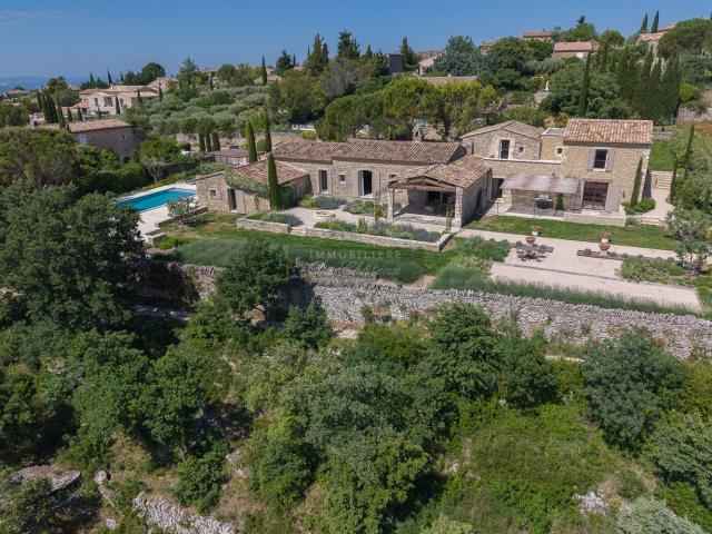 Propriété d'exception à Gordes Vue panoramique et charme pro. 321m² Gordes