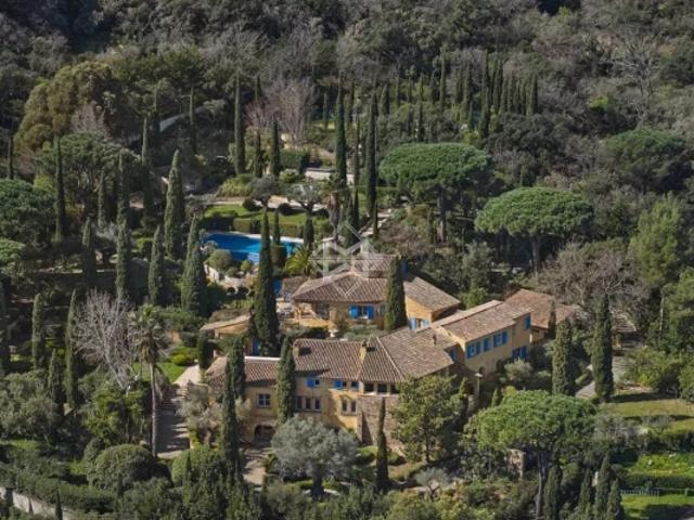 Propriété d'exception à Ramatuelle – Élégance, Charme et Art de Vivre