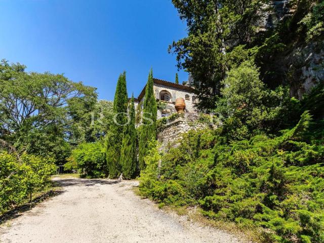 Propriété d'exception à Vaison La Romaine – Trois habitation. 431m² Vaison la Romaine