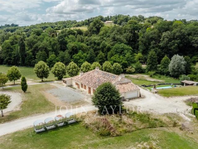 Propriété d'exception à 25 minutes de Bordeaux John Taylor Bordeaux